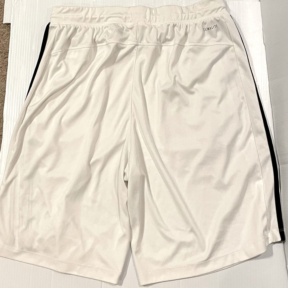 ADIDAS ClimaLite Mens Shorts White w/ Black size L - Picture 3 of 11
